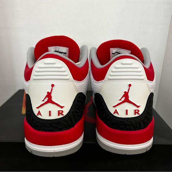 Jordan Fire Red 3’s 2013 NEW IN BOX - Picture 7 of 10